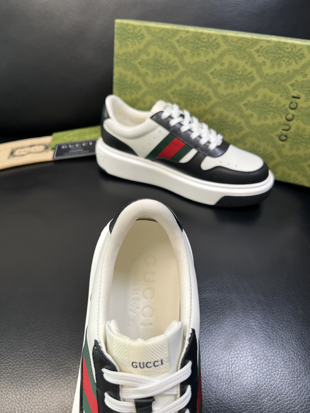 Gucci 高品质 顶级工艺品 古奇 专柜新款原厂配置，意大利进口牛皮面料，进口牛皮内里垫，透气舒适，鞋