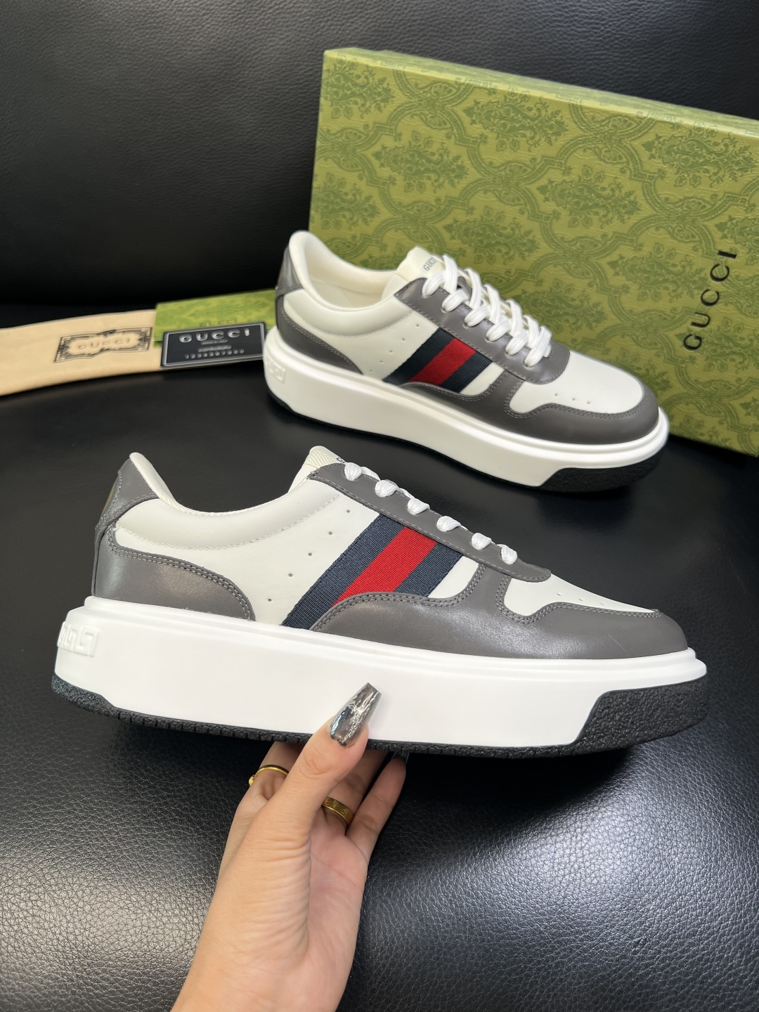 Gucci 高品质 顶级工艺品 古奇 专柜新款原厂配置，意大利进口牛皮面料，进口牛皮内里垫，透气舒适，鞋