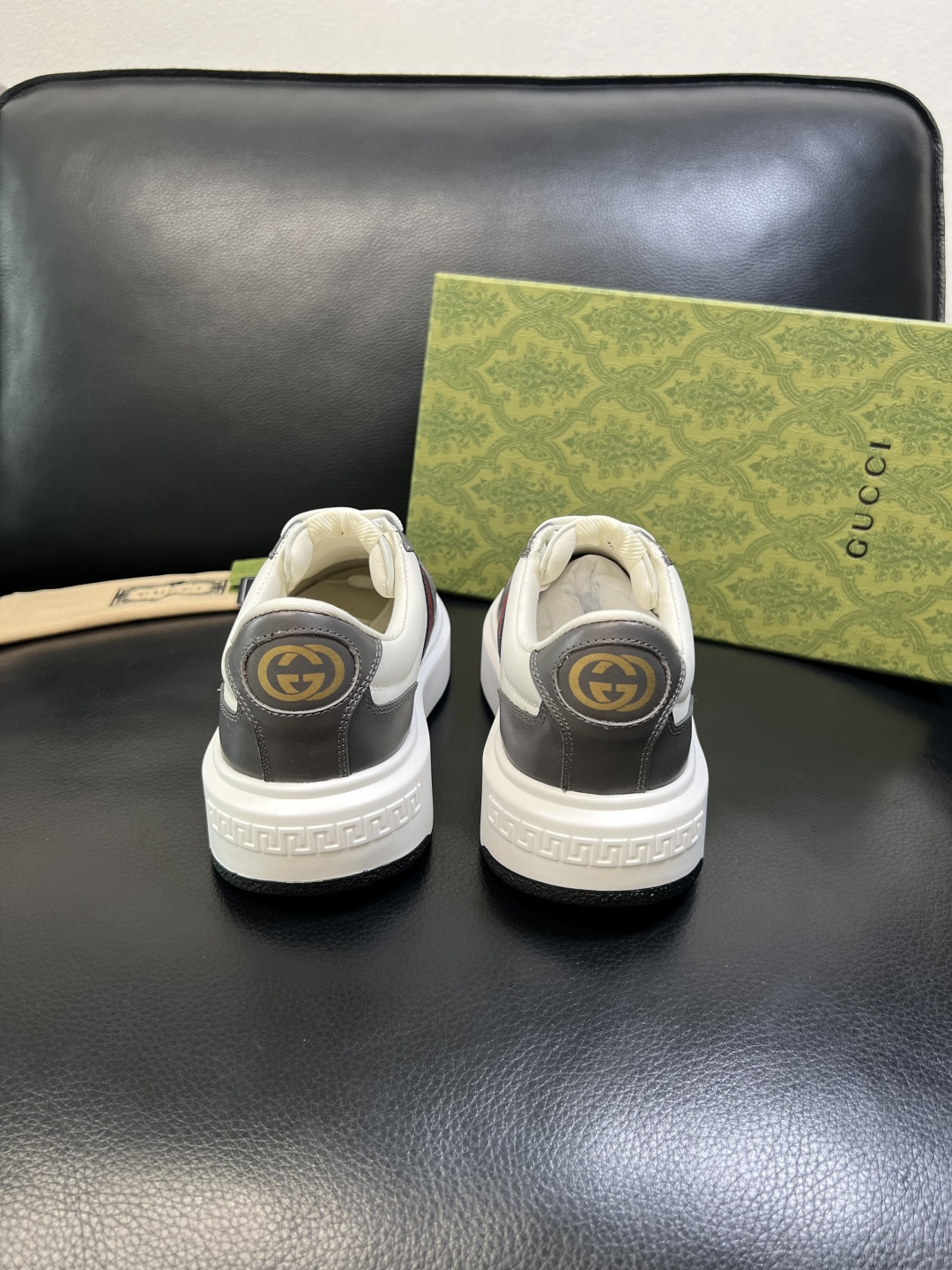 Gucci 高品质 顶级工艺品 古奇 专柜新款原厂配置，意大利进口牛皮面料，进口牛皮内里垫，透气舒适，鞋