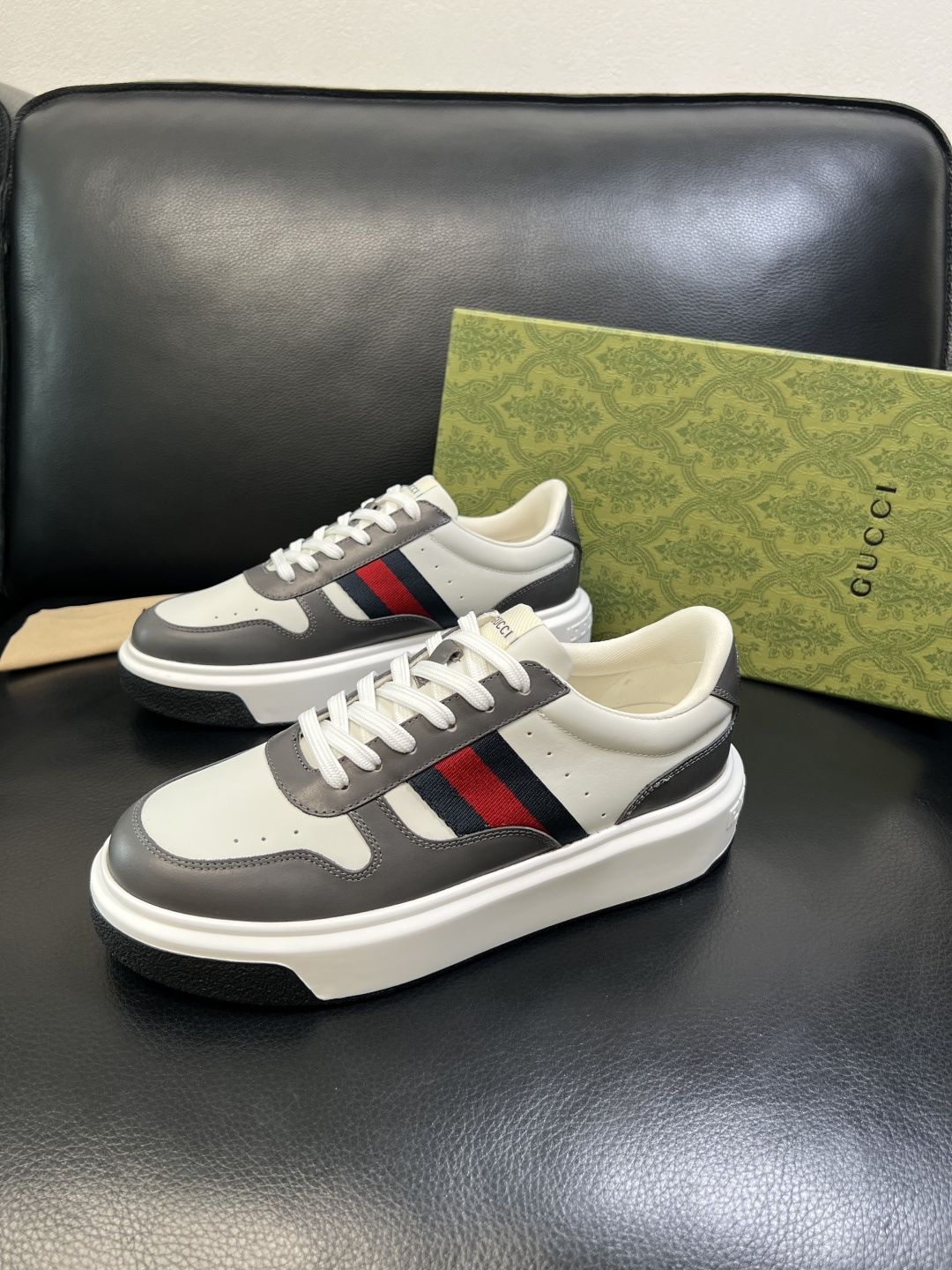 Gucci 高品质 顶级工艺品 古奇 专柜新款原厂配置，意大利进口牛皮面料，进口牛皮内里垫，透气舒适，鞋