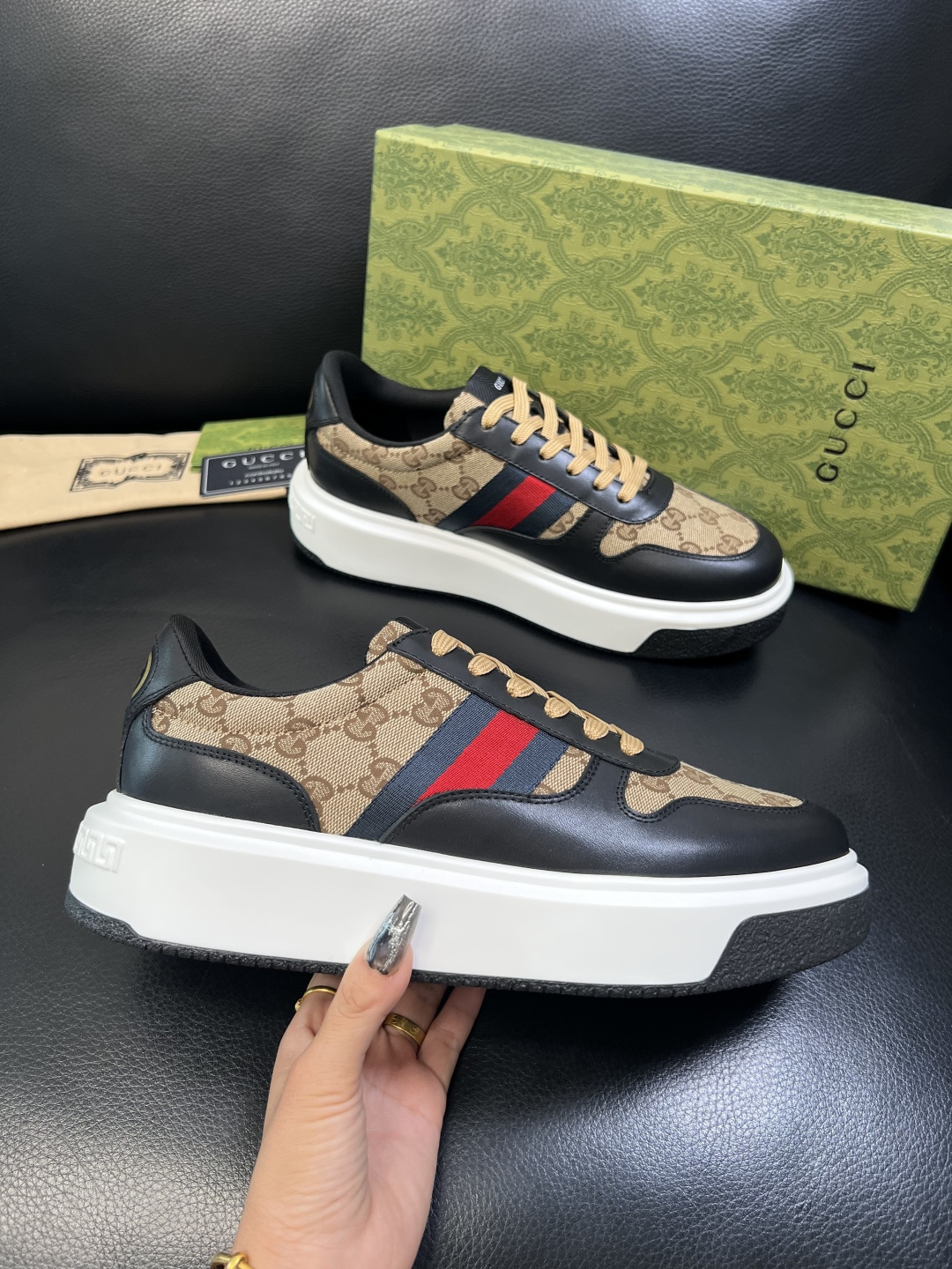 Gucci 高品质 顶级工艺品 古奇 专柜新款原厂配置，意大利进口牛皮面料，进口牛皮内里垫，透气舒适，鞋