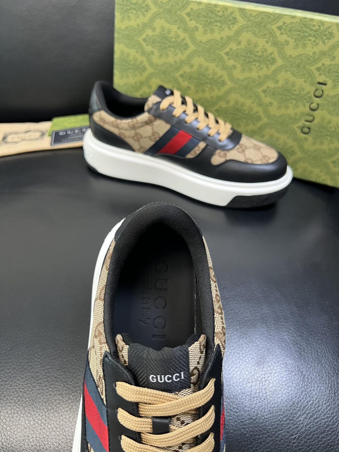 Gucci 高品质 顶级工艺品 古奇 专柜新款原厂配置，意大利进口牛皮面料，进口牛皮内里垫，透气舒适，鞋