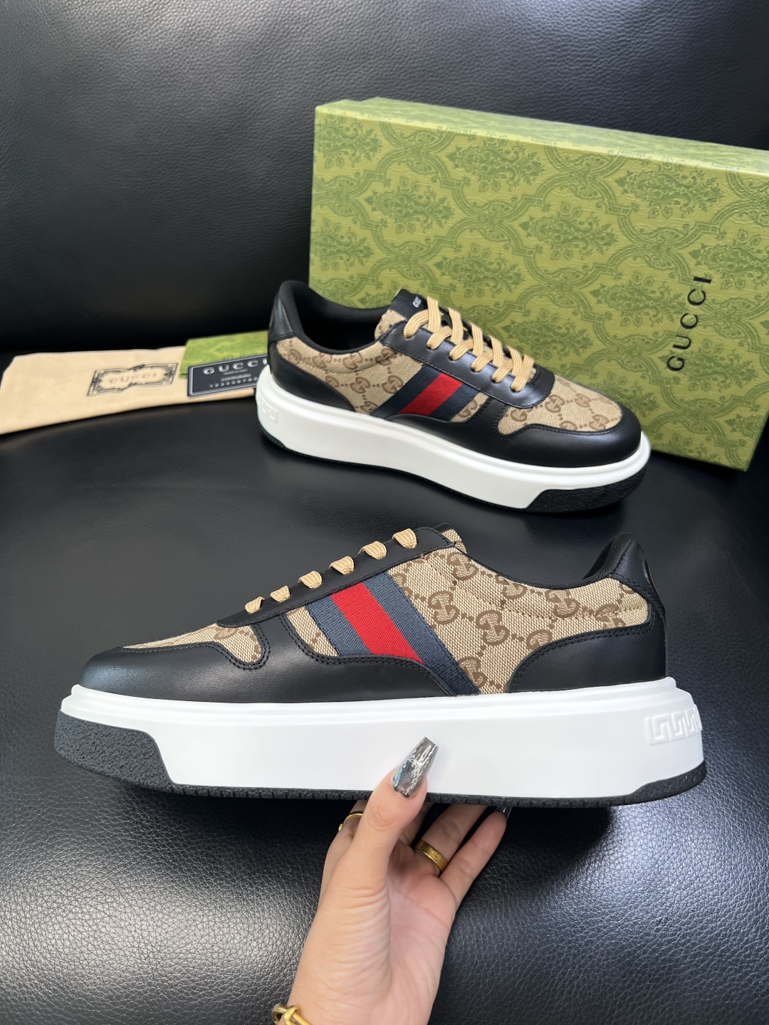 Gucci 高品质 顶级工艺品 古奇 专柜新款原厂配置，意大利进口牛皮面料，进口牛皮内里垫，透气舒适，鞋