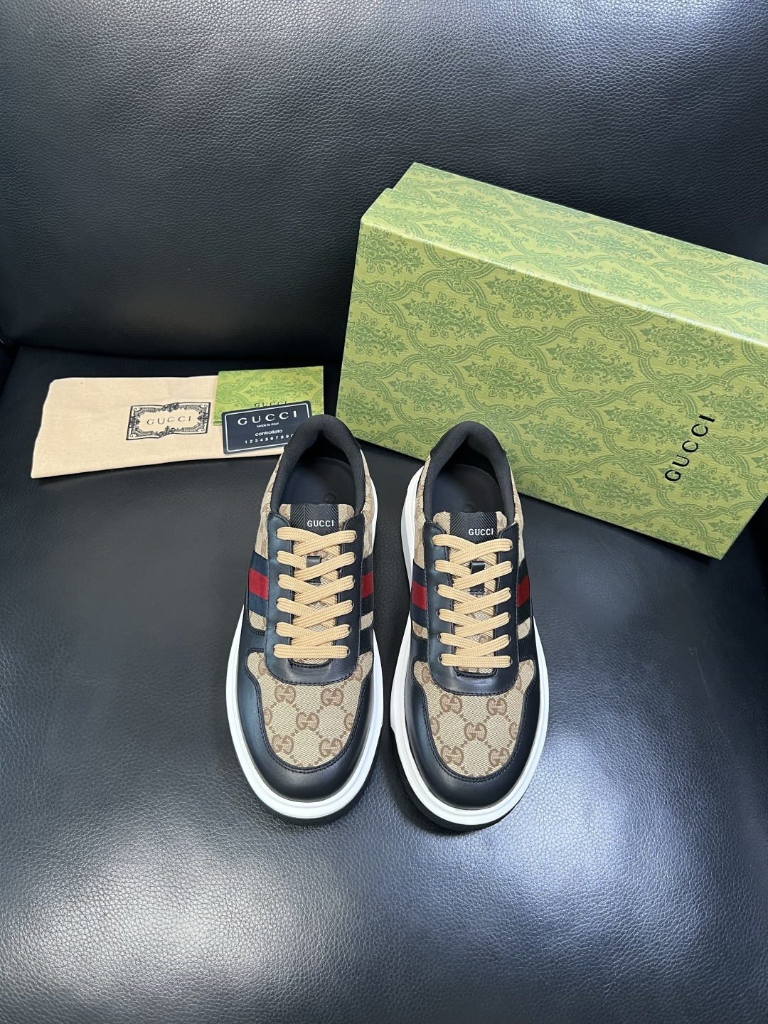 Gucci 高品质 顶级工艺品 古奇 专柜新款原厂配置，意大利进口牛皮面料，进口牛皮内里垫，透气舒适，鞋