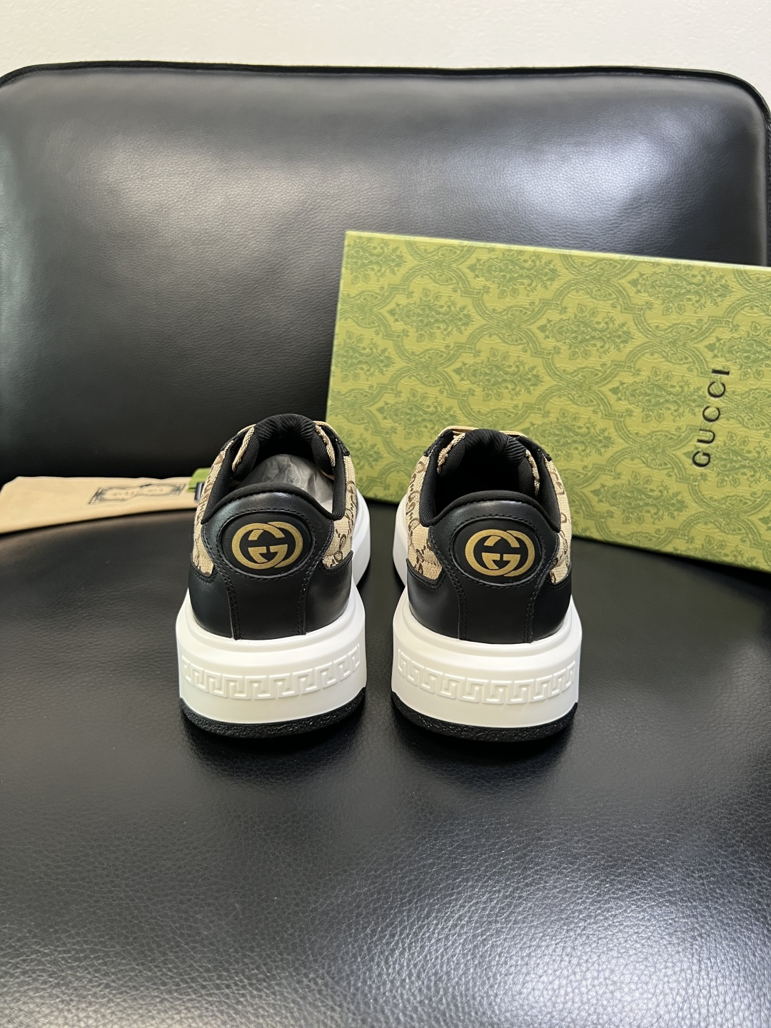 Gucci 高品质 顶级工艺品 古奇 专柜新款原厂配置，意大利进口牛皮面料，进口牛皮内里垫，透气舒适，鞋