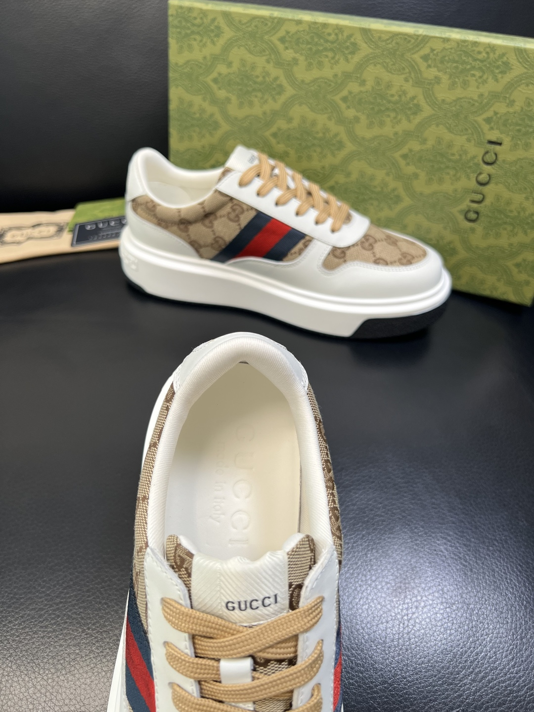 Gucci 高品质 顶级工艺品 古奇 专柜新款原厂配置，意大利进口牛皮面料，进口牛皮内里垫，透气舒适，鞋