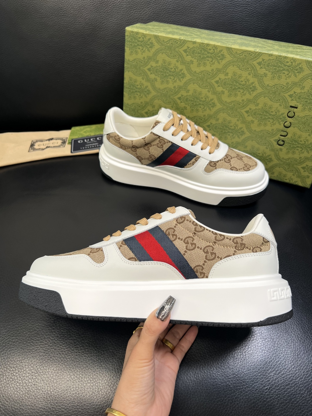 Gucci 高品质 顶级工艺品 古奇 专柜新款原厂配置，意大利进口牛皮面料，进口牛皮内里垫，透气舒适，鞋