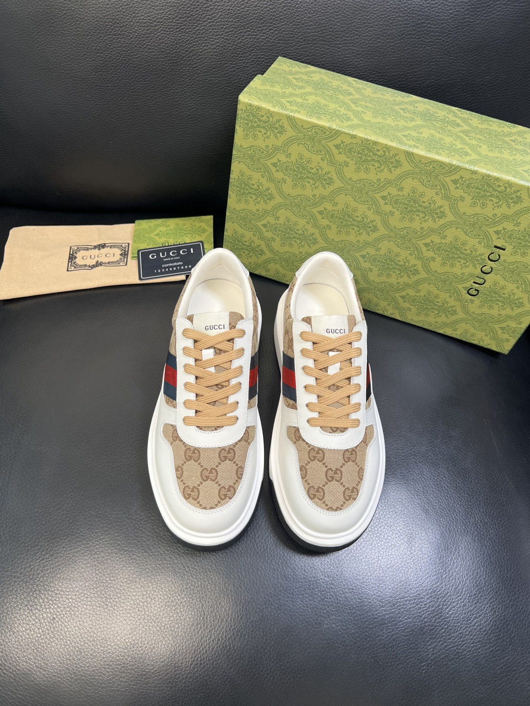 Gucci 高品质 顶级工艺品 古奇 专柜新款原厂配置，意大利进口牛皮面料，进口牛皮内里垫，透气舒适，鞋