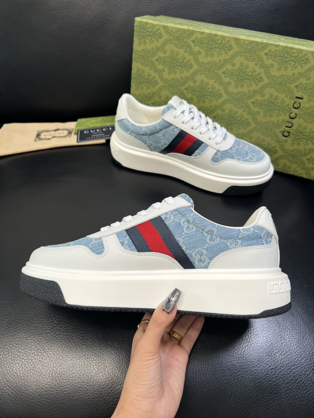 Gucci 高品质 顶级工艺品 古奇 专柜新款原厂配置，意大利进口牛皮面料，进口牛皮内里垫，透气舒适，鞋