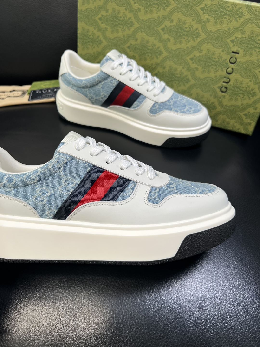 Gucci 高品质 顶级工艺品 古奇 专柜新款原厂配置，意大利进口牛皮面料，进口牛皮内里垫，透气舒适，鞋