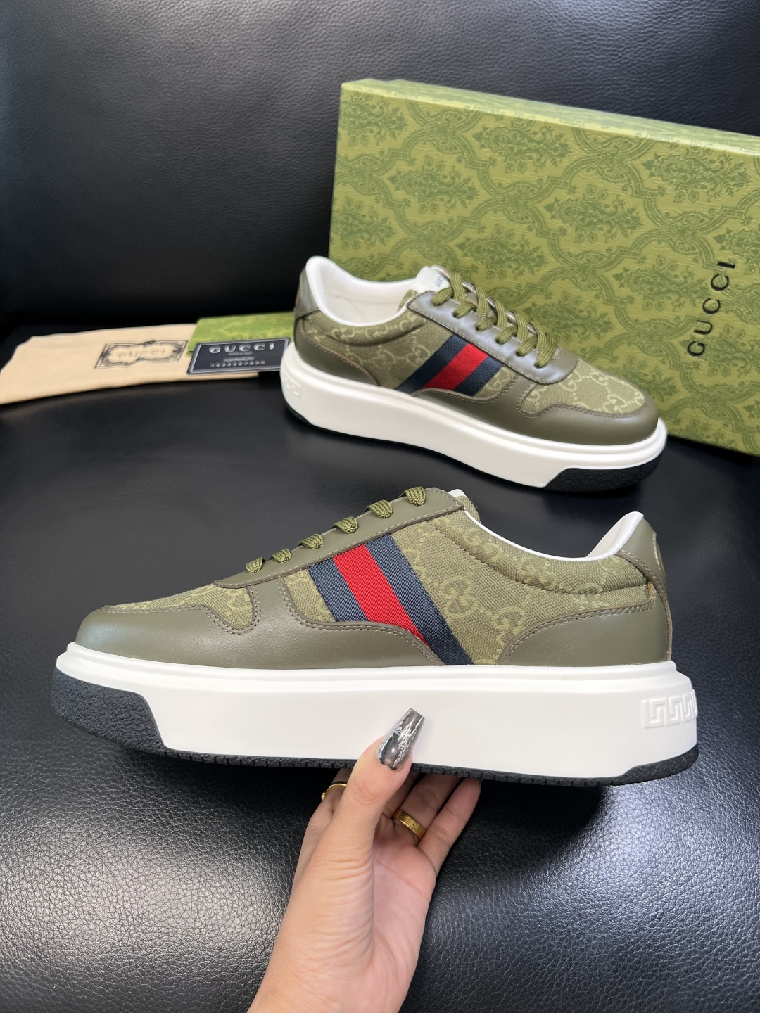 Gucci 高品质 顶级工艺品 古奇 专柜新款原厂配置，意大利进口牛皮面料，进口牛皮内里垫，透气舒适，鞋