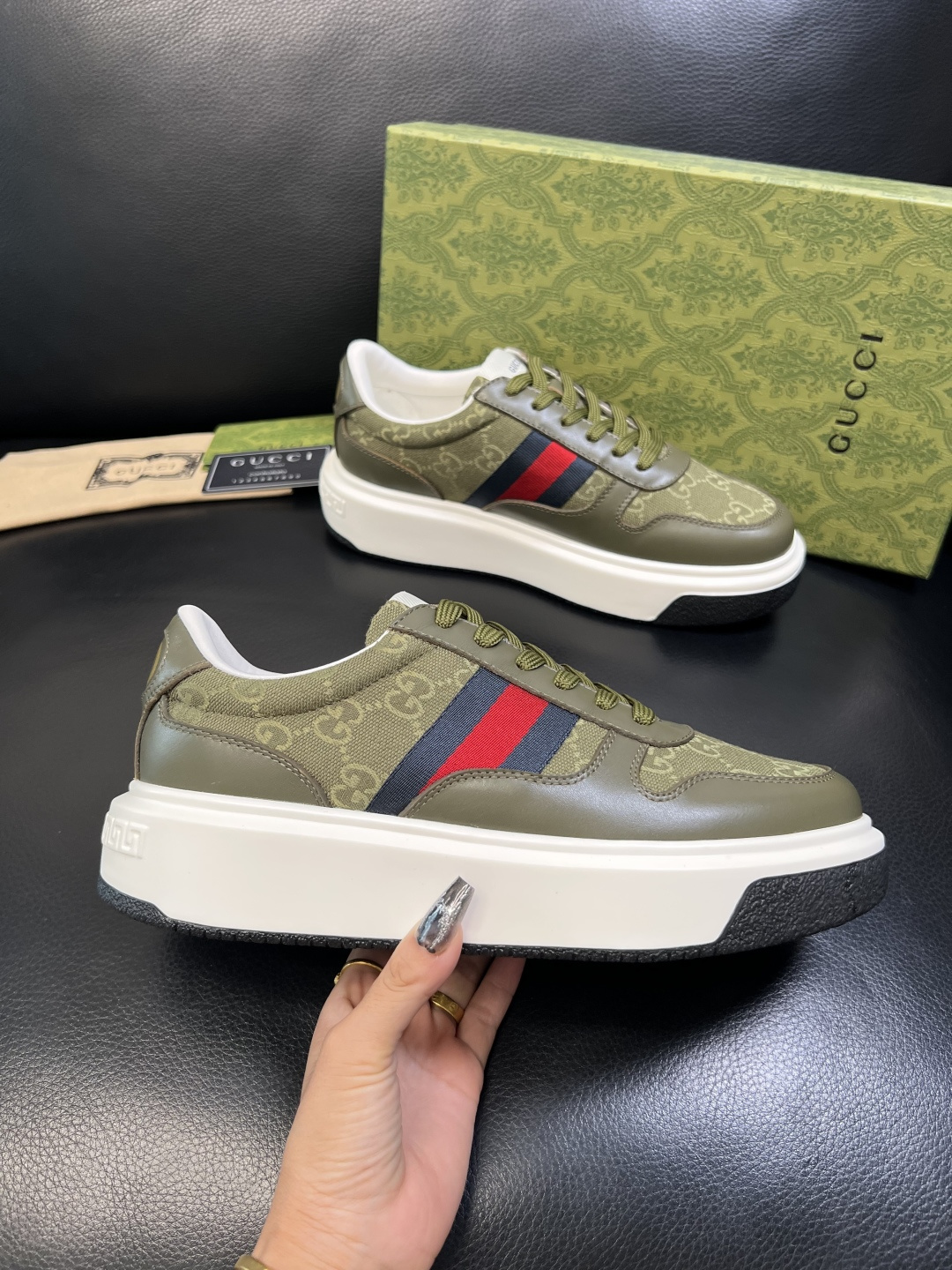 Gucci 高品质 顶级工艺品 古奇 专柜新款原厂配置，意大利进口牛皮面料，进口牛皮内里垫，透气舒适，鞋