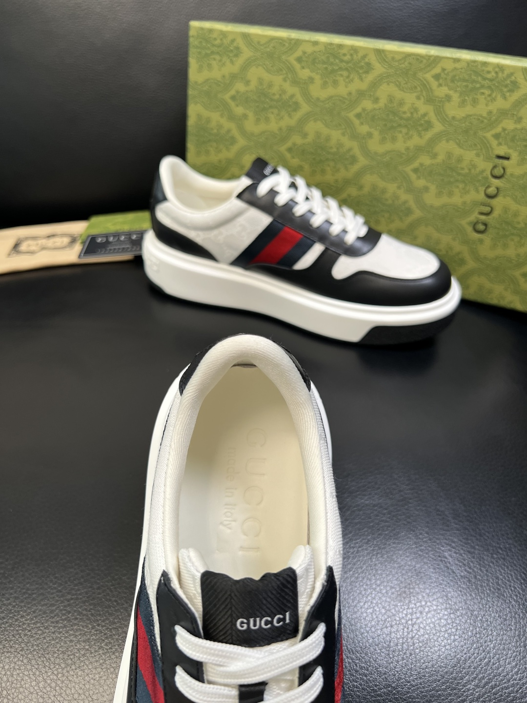 Gucci 高品质 顶级工艺品 古奇 专柜新款原厂配置，意大利进口牛皮面料，进口牛皮内里垫，透气舒适，鞋