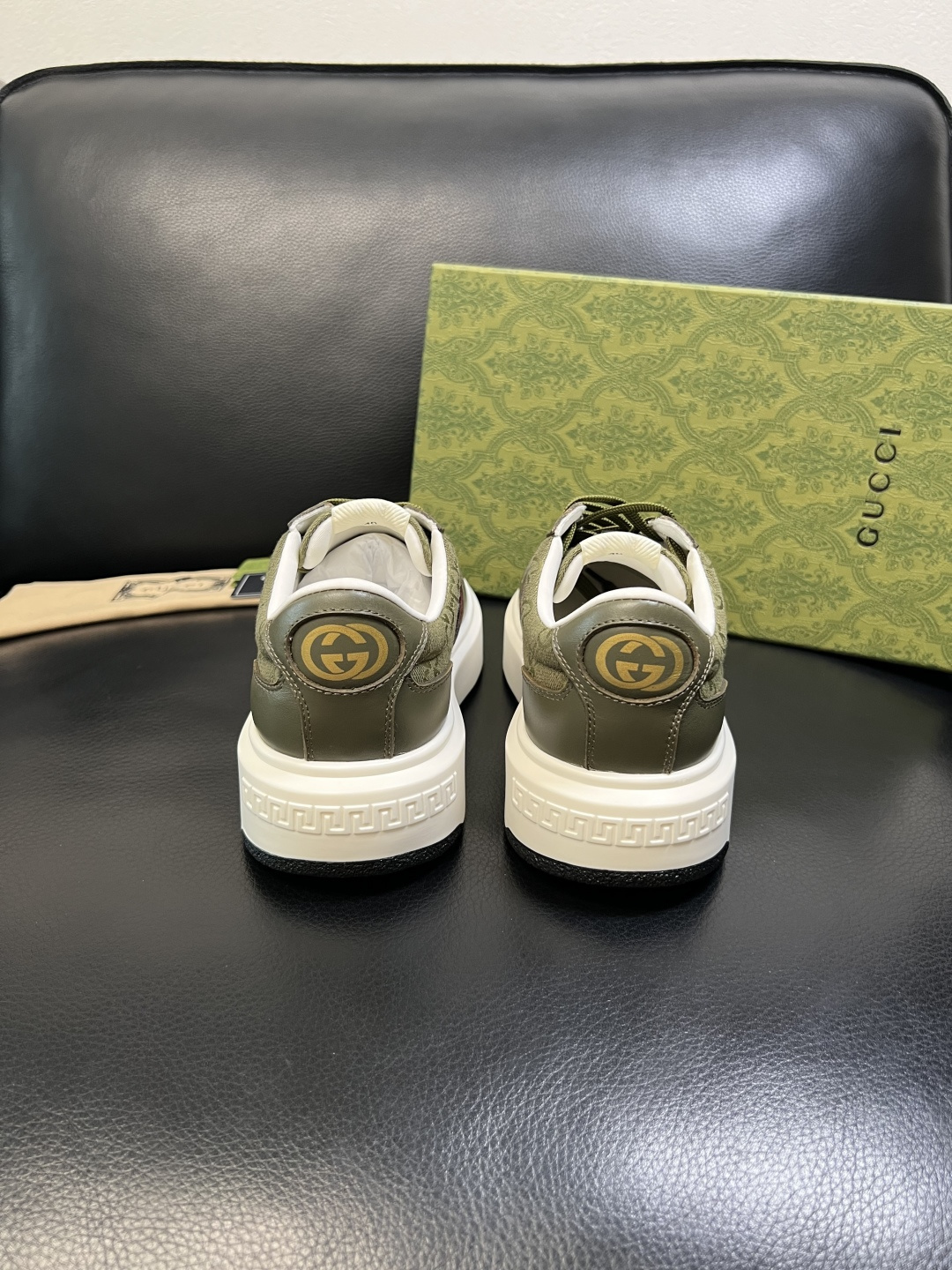 Gucci 高品质 顶级工艺品 古奇 专柜新款原厂配置，意大利进口牛皮面料，进口牛皮内里垫，透气舒适，鞋