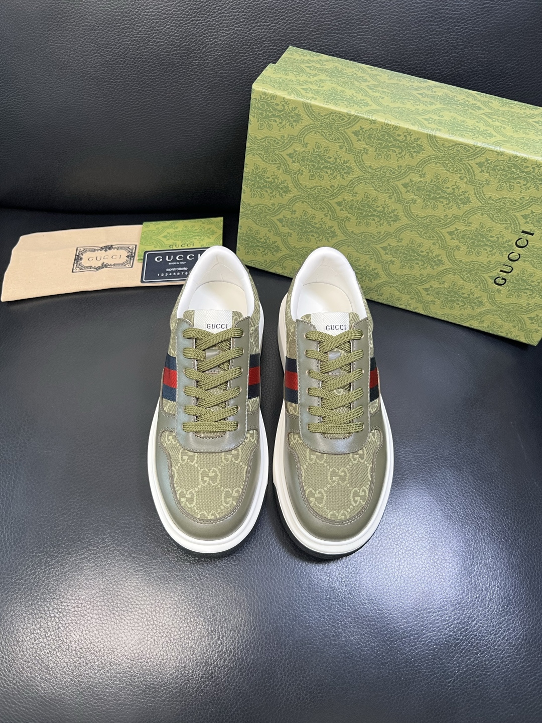 Gucci 高品质 顶级工艺品 古奇 专柜新款原厂配置，意大利进口牛皮面料，进口牛皮内里垫，透气舒适，鞋