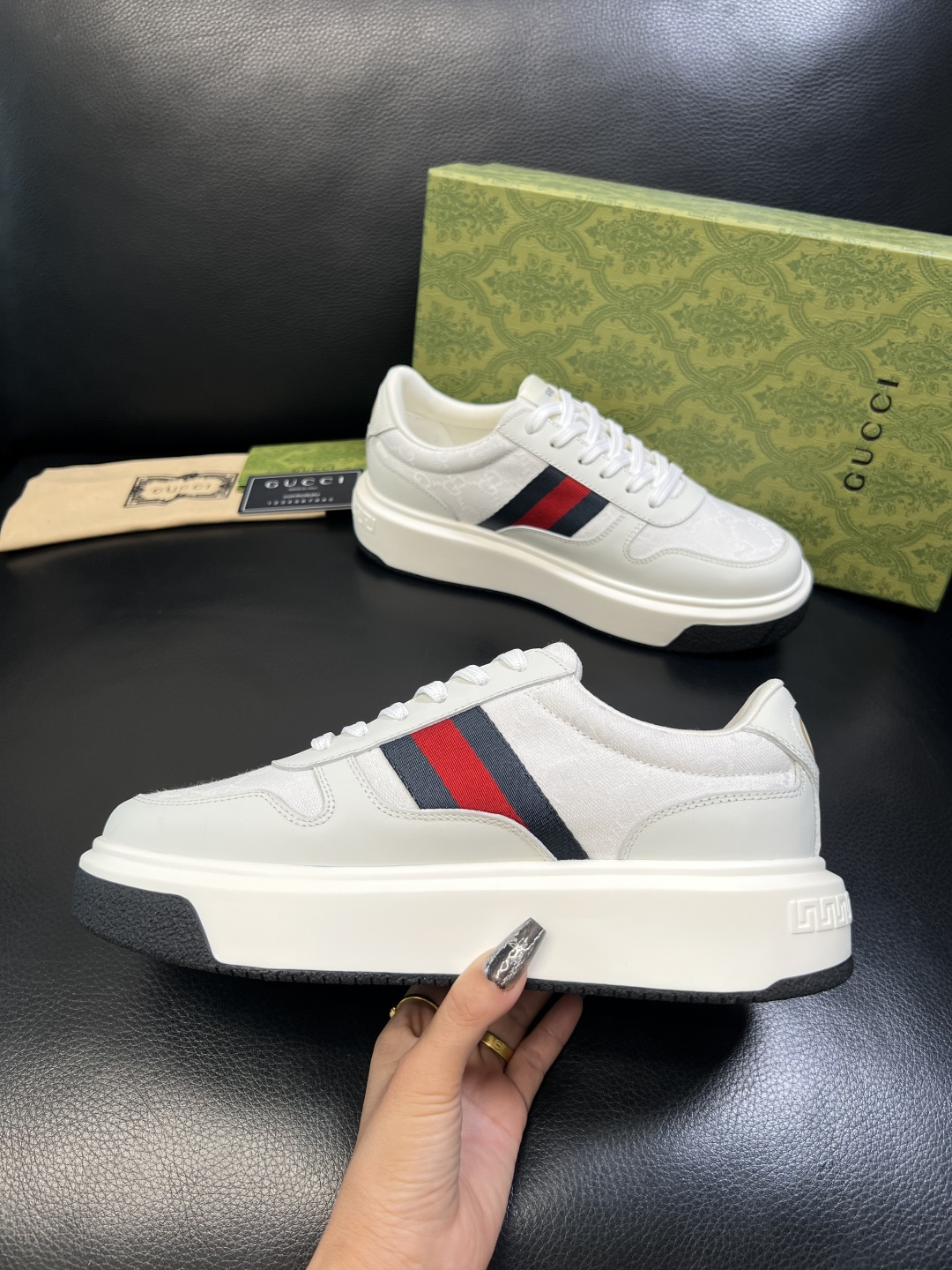 Gucci 高品质 顶级工艺品 古奇 专柜新款原厂配置，意大利进口牛皮面料，进口牛皮内里垫，透气舒适，鞋