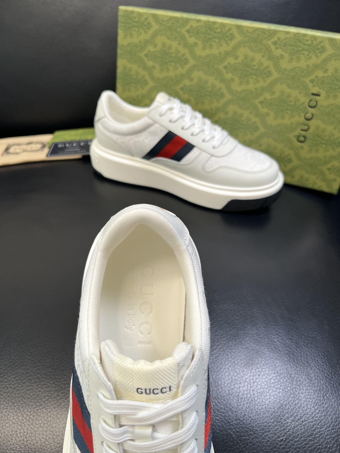 Gucci 高品质 顶级工艺品 古奇 专柜新款原厂配置，意大利进口牛皮面料，进口牛皮内里垫，透气舒适，鞋