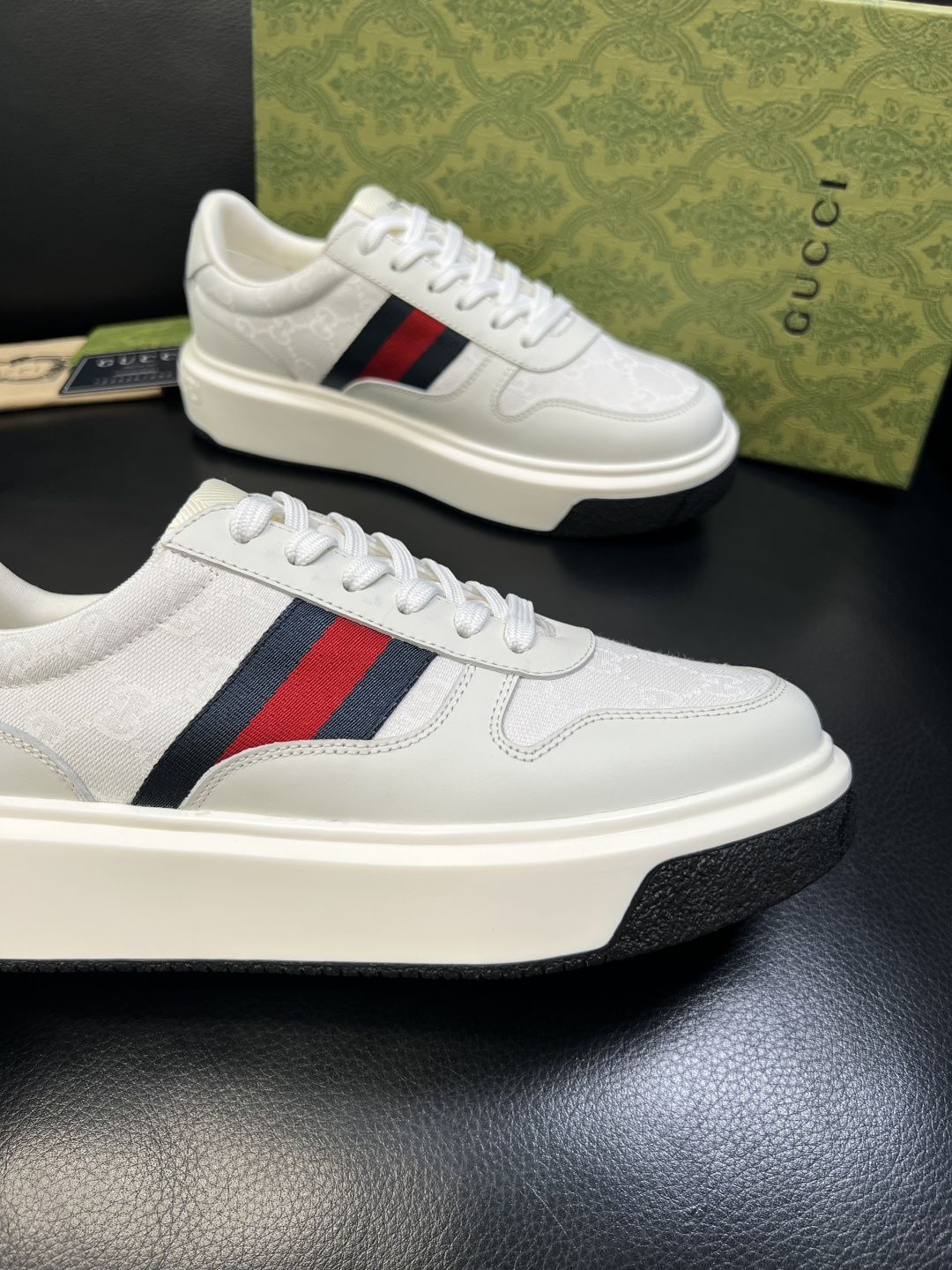 Gucci 高品质 顶级工艺品 古奇 专柜新款原厂配置，意大利进口牛皮面料，进口牛皮内里垫，透气舒适，鞋