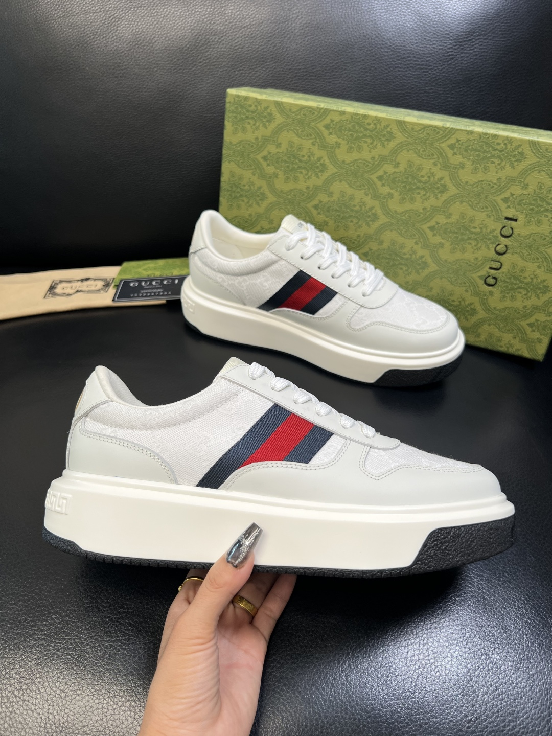 Gucci 高品质 顶级工艺品 古奇 专柜新款原厂配置，意大利进口牛皮面料，进口牛皮内里垫，透气舒适，鞋