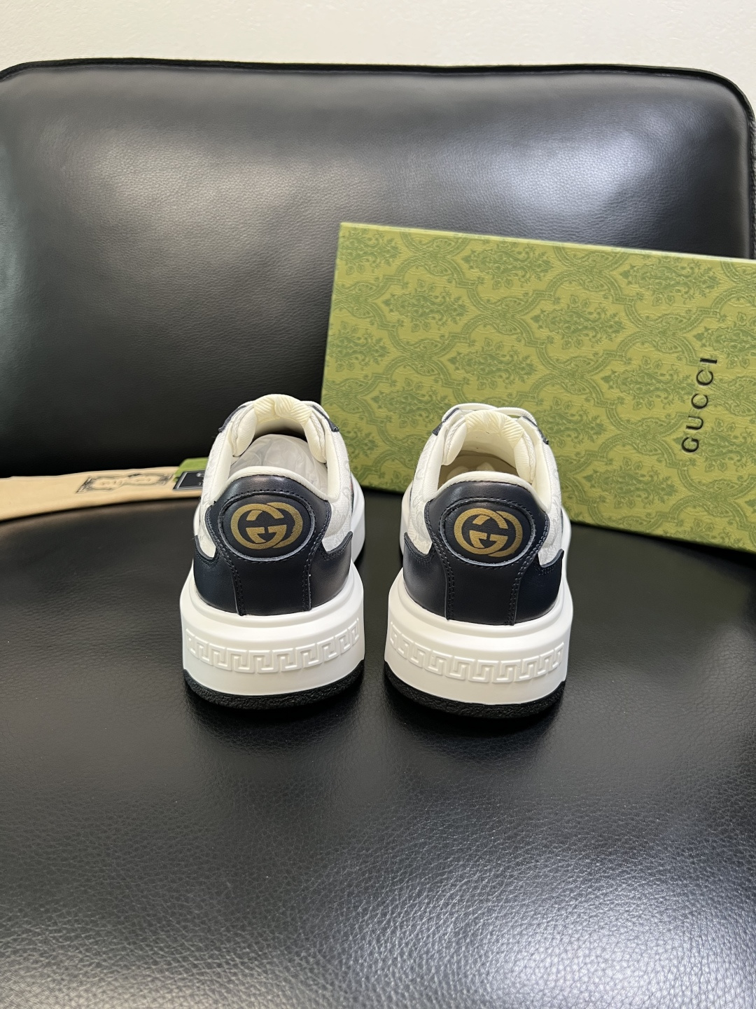 Gucci 高品质 顶级工艺品 古奇 专柜新款原厂配置，意大利进口牛皮面料，进口牛皮内里垫，透气舒适，鞋