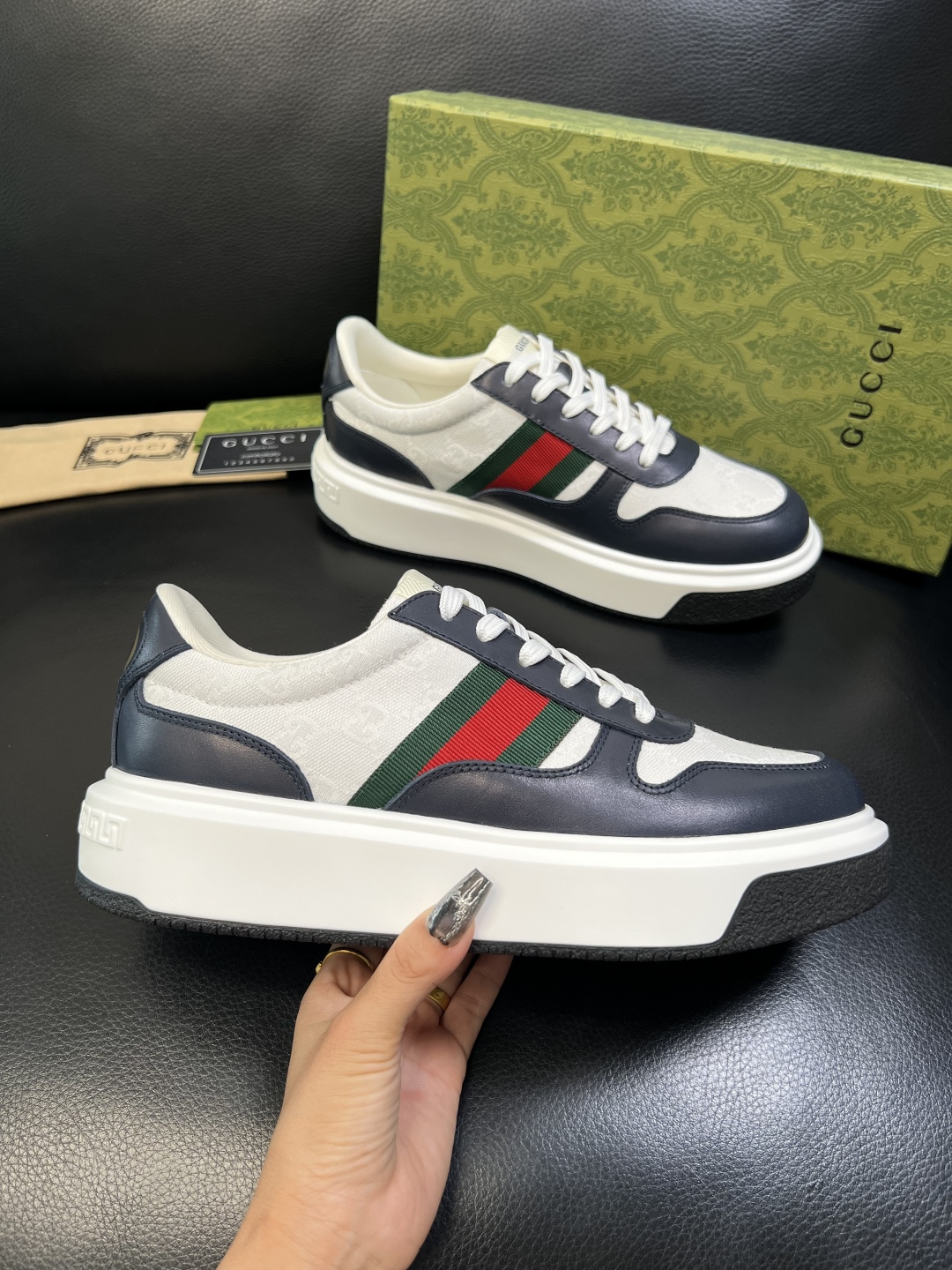 Gucci 高品质 顶级工艺品 古奇 专柜新款原厂配置，意大利进口牛皮面料，进口牛皮内里垫，透气舒适，鞋