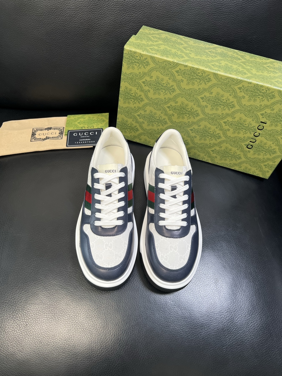 Gucci 高品质 顶级工艺品 古奇 专柜新款原厂配置，意大利进口牛皮面料，进口牛皮内里垫，透气舒适，鞋