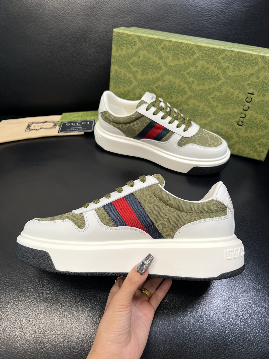 Gucci 高品质 顶级工艺品 古奇 专柜新款原厂配置，意大利进口牛皮面料，进口牛皮内里垫，透气舒适，鞋