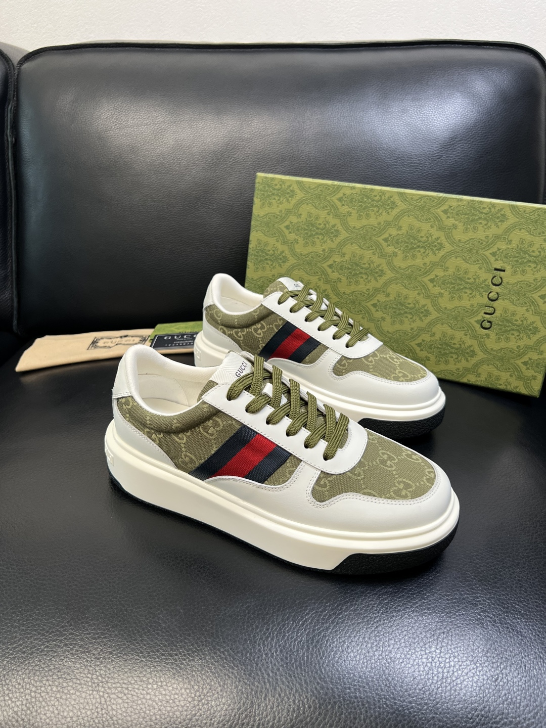 Gucci 高品质 顶级工艺品 古奇 专柜新款原厂配置，意大利进口牛皮面料，进口牛皮内里垫，透气舒适，鞋