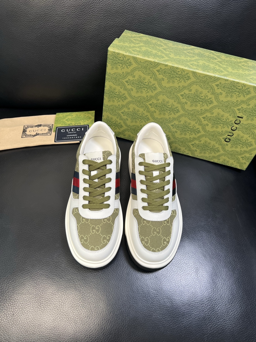 Gucci 高品质 顶级工艺品 古奇 专柜新款原厂配置，意大利进口牛皮面料，进口牛皮内里垫，透气舒适，鞋