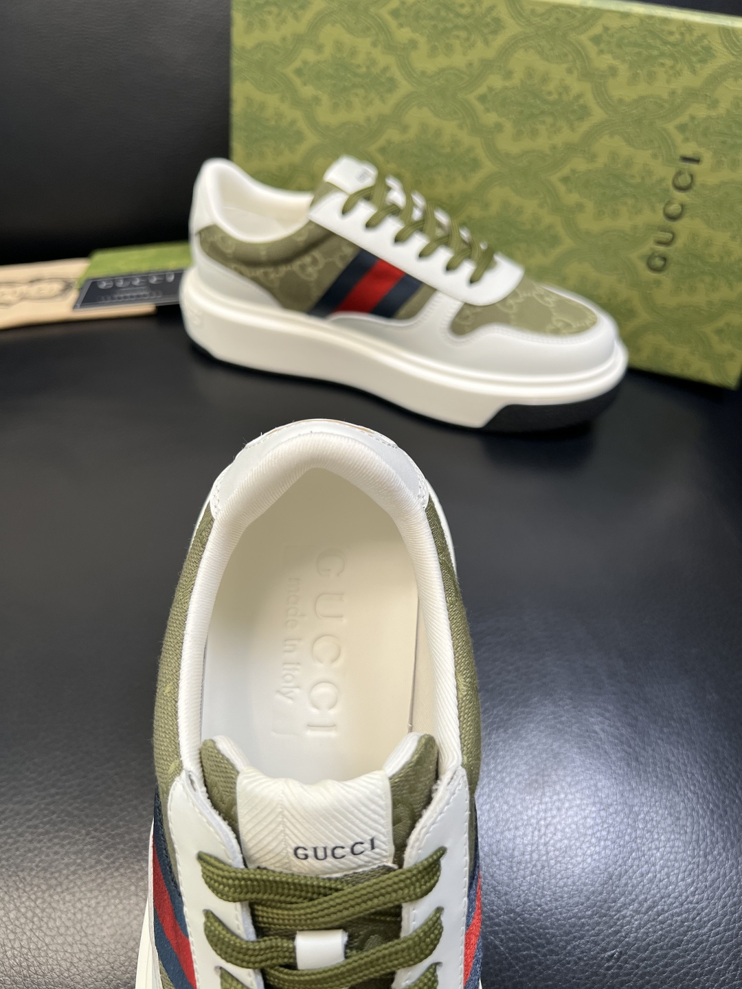 Gucci 高品质 顶级工艺品 古奇 专柜新款原厂配置，意大利进口牛皮面料，进口牛皮内里垫，透气舒适，鞋
