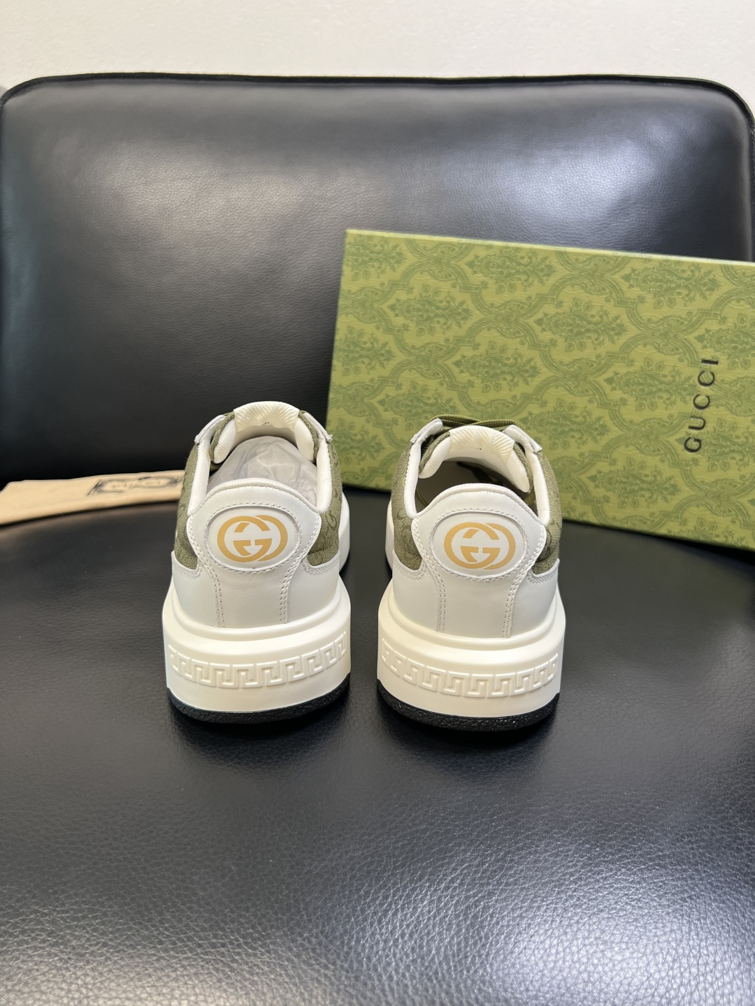 Gucci 高品质 顶级工艺品 古奇 专柜新款原厂配置，意大利进口牛皮面料，进口牛皮内里垫，透气舒适，鞋