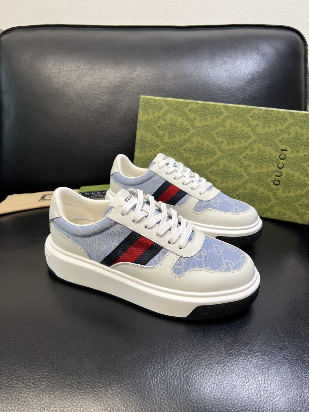 Gucci 高品质 顶级工艺品 古奇 专柜新款原厂配置，意大利进口牛皮面料，进口牛皮内里垫，透气舒适，鞋