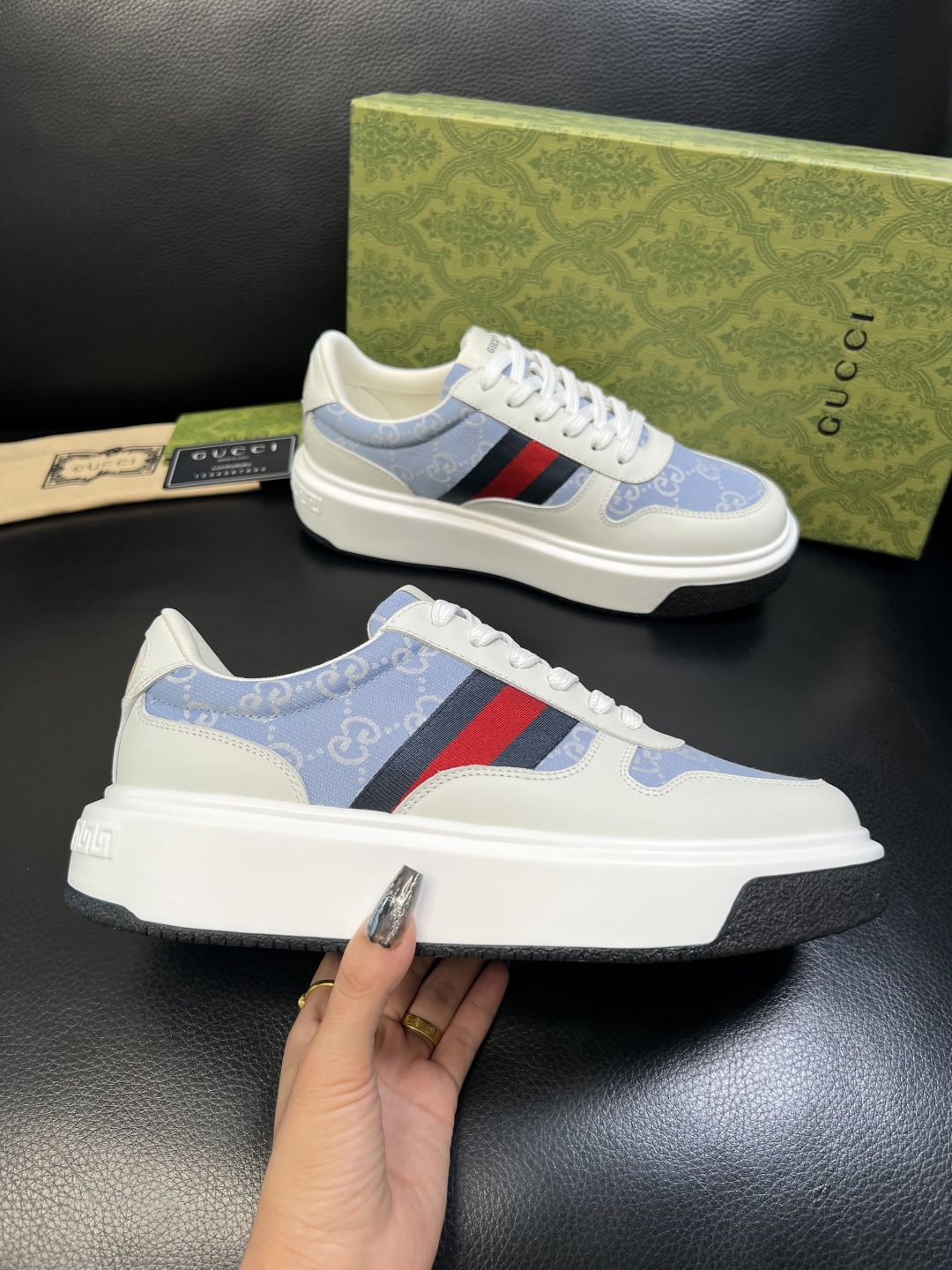 Gucci 高品质 顶级工艺品 古奇 专柜新款原厂配置，意大利进口牛皮面料，进口牛皮内里垫，透气舒适，鞋