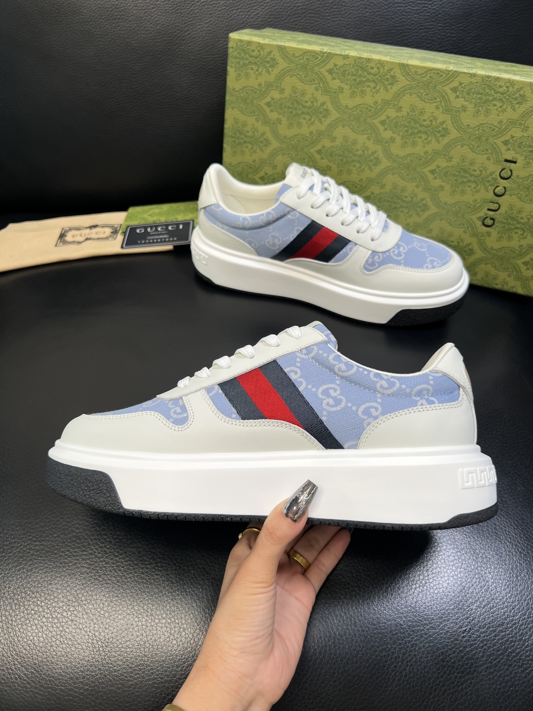 Gucci 高品质 顶级工艺品 古奇 专柜新款原厂配置，意大利进口牛皮面料，进口牛皮内里垫，透气舒适，鞋