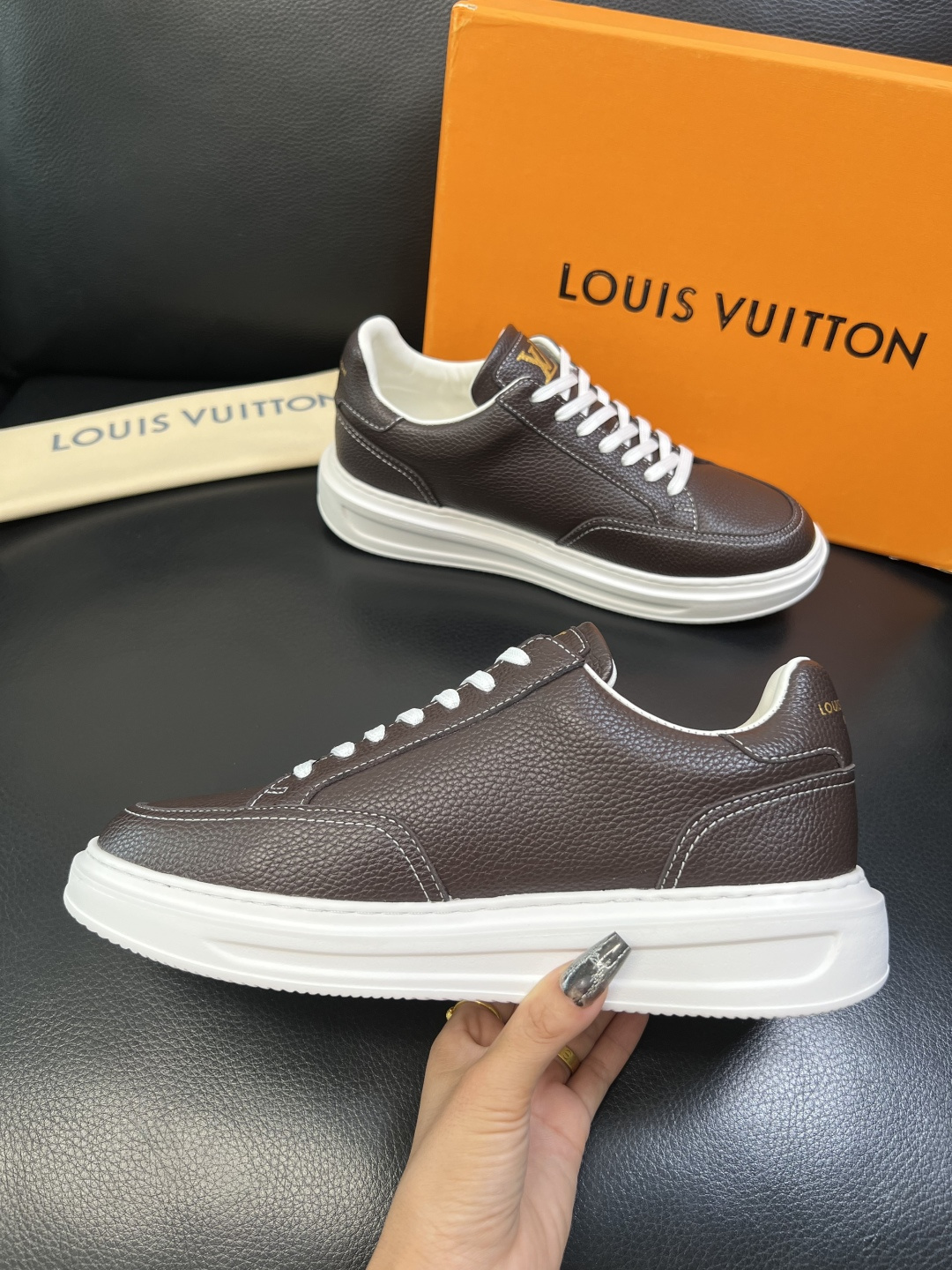 Lv 高品质 顶级工艺品 路易威登，运动板鞋专柜同步，鞋面意大利进口，高品质拼接缤纷色彩复杂工艺品，进口