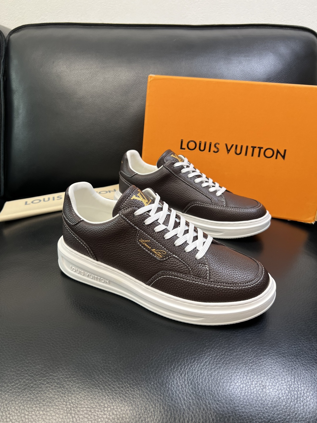 Lv 高品质 顶级工艺品 路易威登，运动板鞋专柜同步，鞋面意大利进口，高品质拼接缤纷色彩复杂工艺品，进口