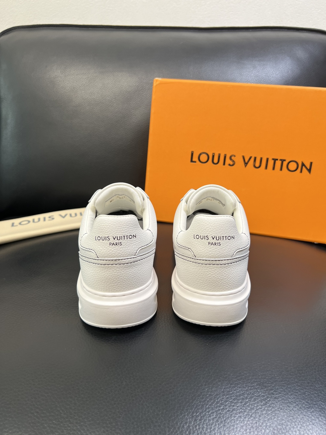 Lv 高品质 顶级工艺品 路易威登，运动板鞋专柜同步，鞋面意大利进口，高品质拼接缤纷色彩复杂工艺品，进口