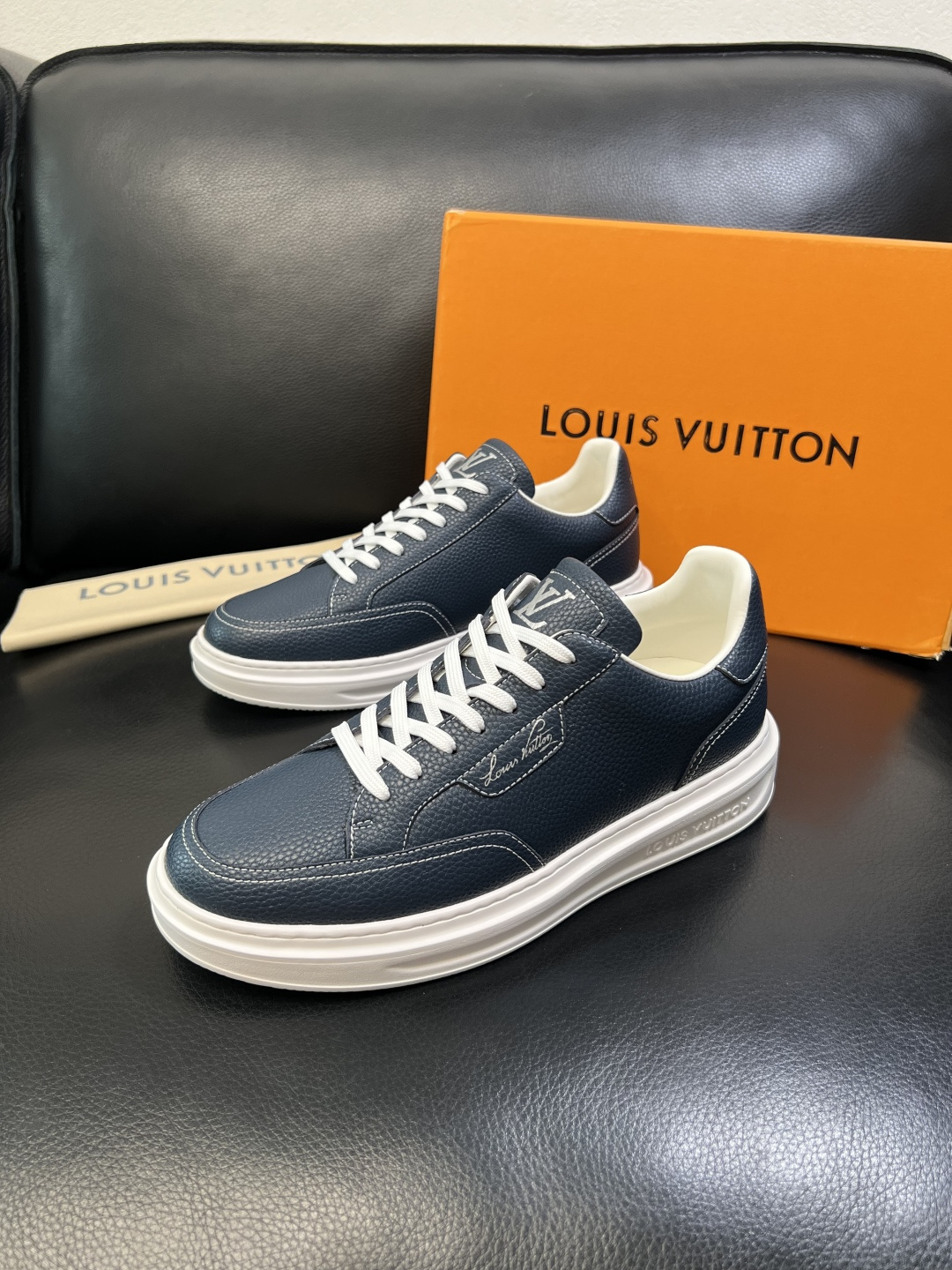 Lv 高品质 顶级工艺品 路易威登，运动板鞋专柜同步，鞋面意大利进口，高品质拼接缤纷色彩复杂工艺品，进口