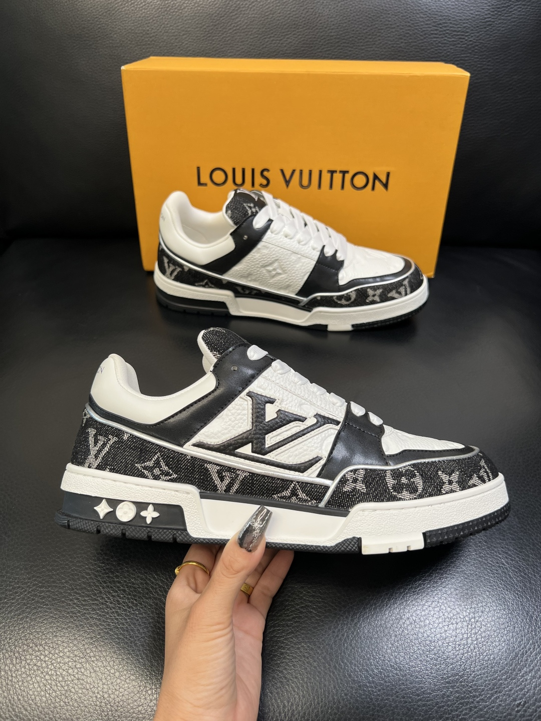 Lv 高品质 顶级工艺品 路易威登，运动板鞋专柜同步，鞋面意大利进口，高品质拼接缤纷色彩复杂工艺品，进口