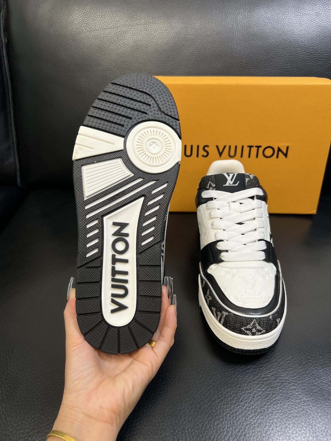 Lv 高品质 顶级工艺品 路易威登，运动板鞋专柜同步，鞋面意大利进口，高品质拼接缤纷色彩复杂工艺品，进口