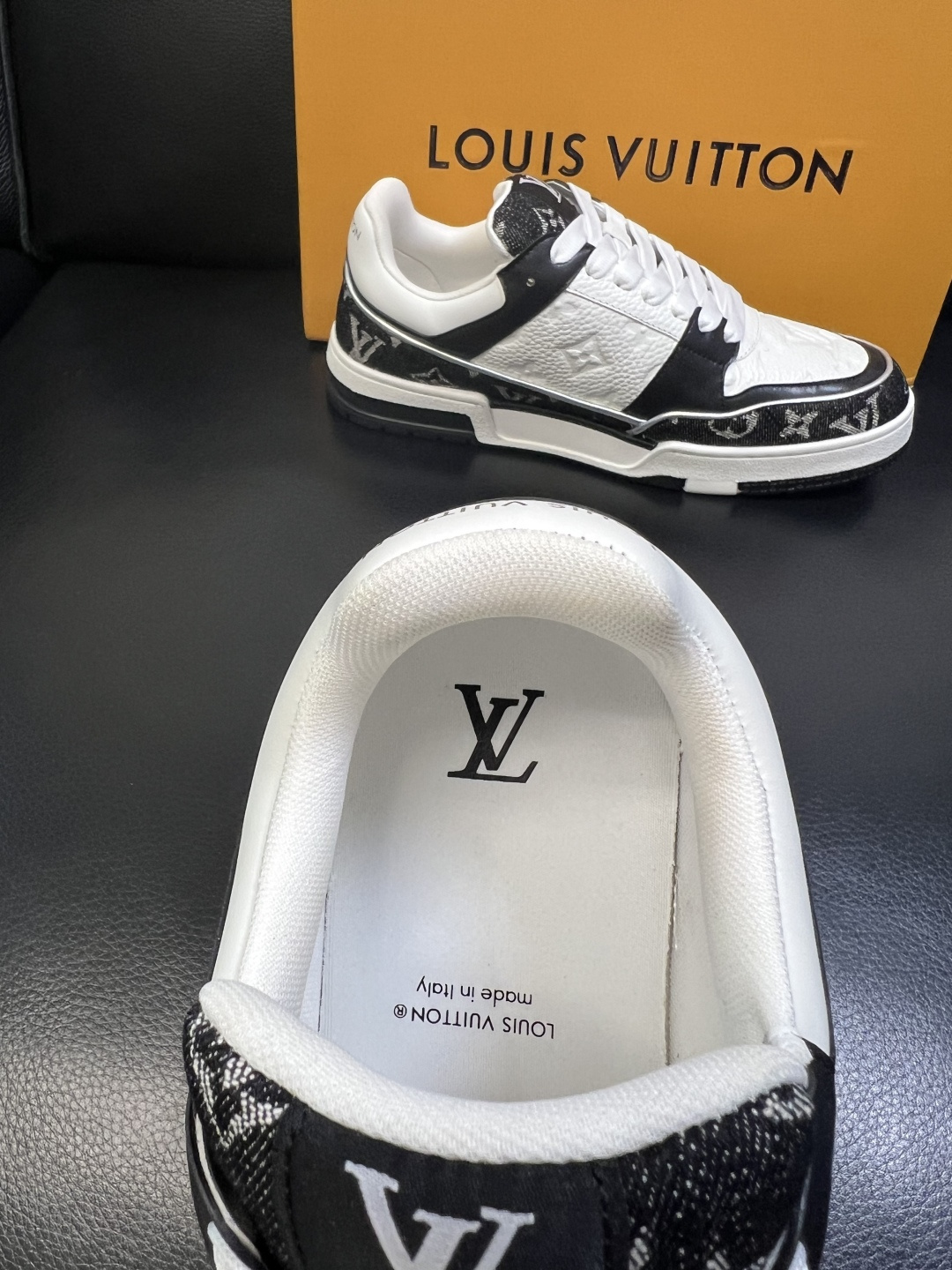 Lv 高品质 顶级工艺品 路易威登，运动板鞋专柜同步，鞋面意大利进口，高品质拼接缤纷色彩复杂工艺品，进口