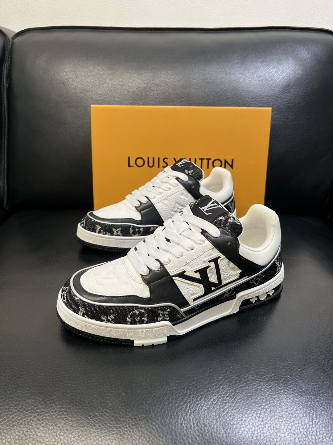 Lv 高品质 顶级工艺品 路易威登，运动板鞋专柜同步，鞋面意大利进口，高品质拼接缤纷色彩复杂工艺品，进口