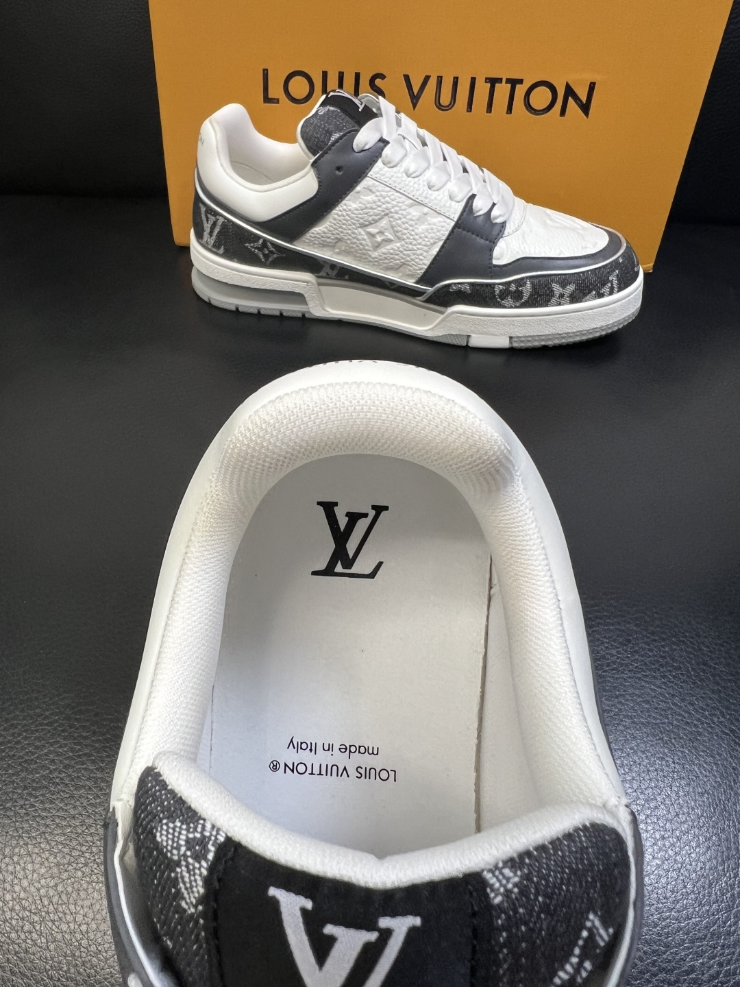 Lv 高品质 顶级工艺品 路易威登，运动板鞋专柜同步，鞋面意大利进口，高品质拼接缤纷色彩复杂工艺品，进口