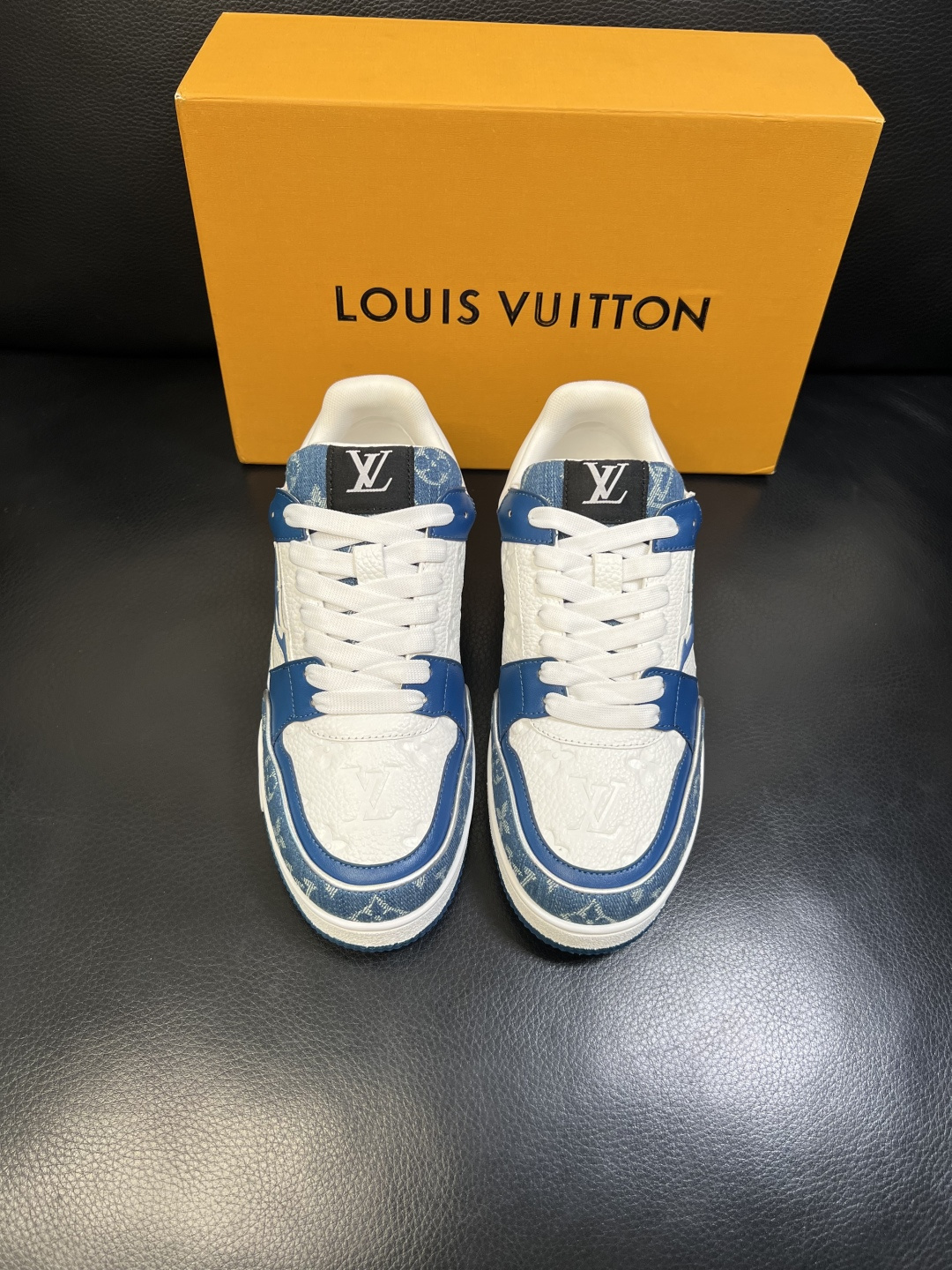 Lv 高品质 顶级工艺品 路易威登，运动板鞋专柜同步，鞋面意大利进口，高品质拼接缤纷色彩复杂工艺品，进口