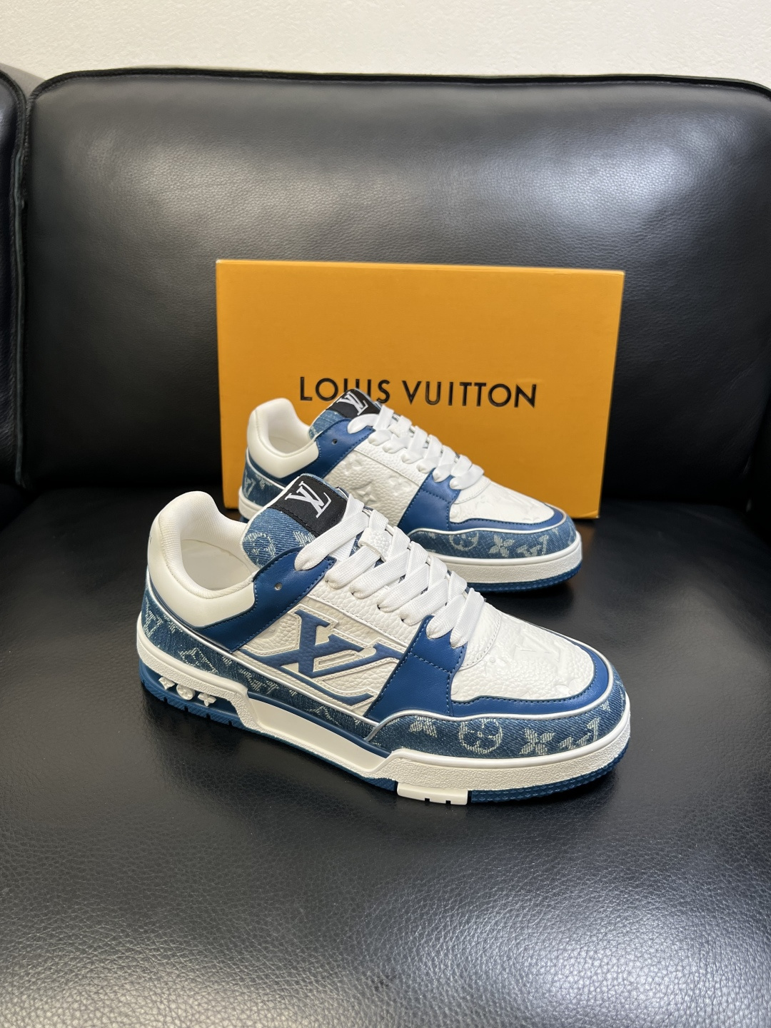 Lv 高品质 顶级工艺品 路易威登，运动板鞋专柜同步，鞋面意大利进口，高品质拼接缤纷色彩复杂工艺品，进口