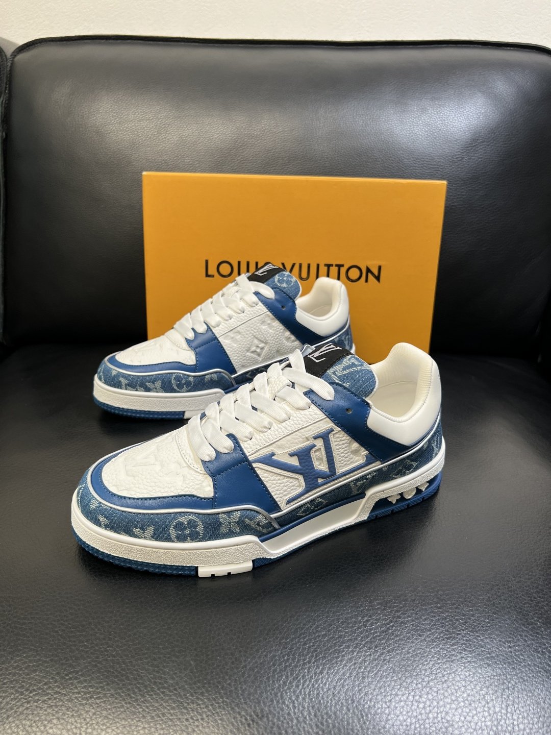 Lv 高品质 顶级工艺品 路易威登，运动板鞋专柜同步，鞋面意大利进口，高品质拼接缤纷色彩复杂工艺品，进口