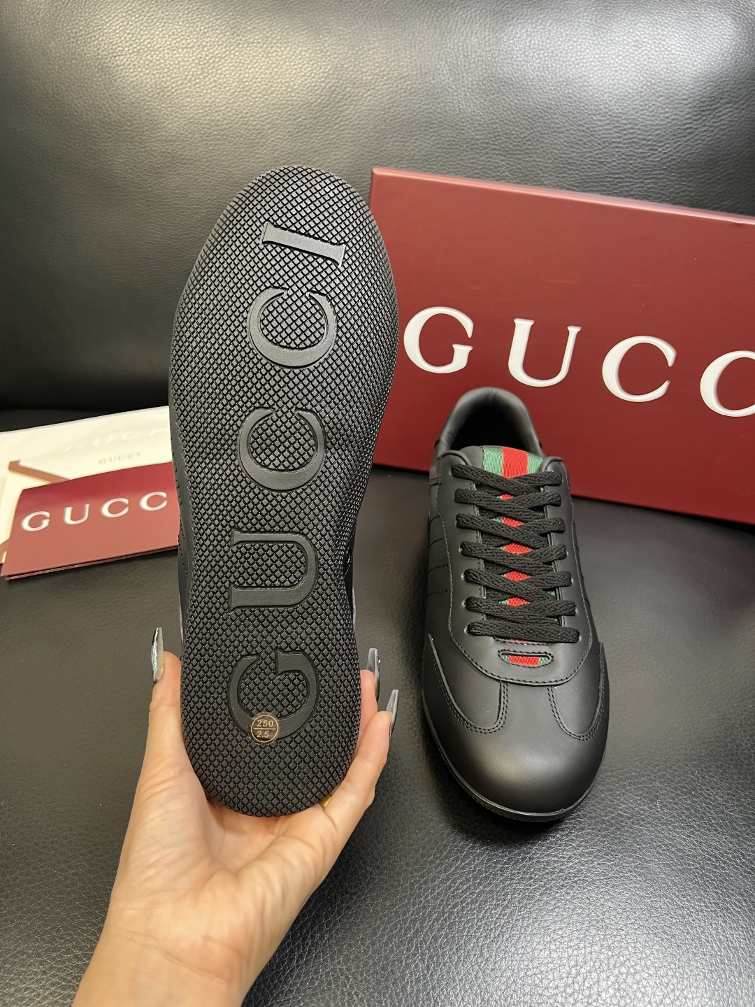 Gucci 高品质 顶级工艺品 古奇 专柜新款原厂配置，意大利进口牛皮面料，进口牛皮内里垫，透气舒适，鞋