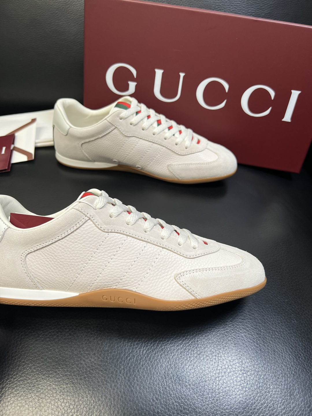 Gucci 高品质 顶级工艺品 古奇 专柜新款原厂配置，意大利进口牛皮面料，进口牛皮内里垫，透气舒适，鞋