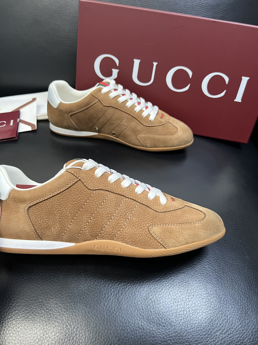 Gucci 高品质 顶级工艺品 古奇 专柜新款原厂配置，意大利进口牛皮面料，进口牛皮内里垫，透气舒适，鞋