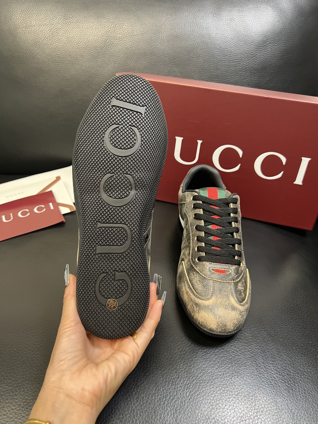 Gucci 高品质 顶级工艺品 古奇 专柜新款原厂配置，意大利进口牛皮面料，进口牛皮内里垫，透气舒适，鞋